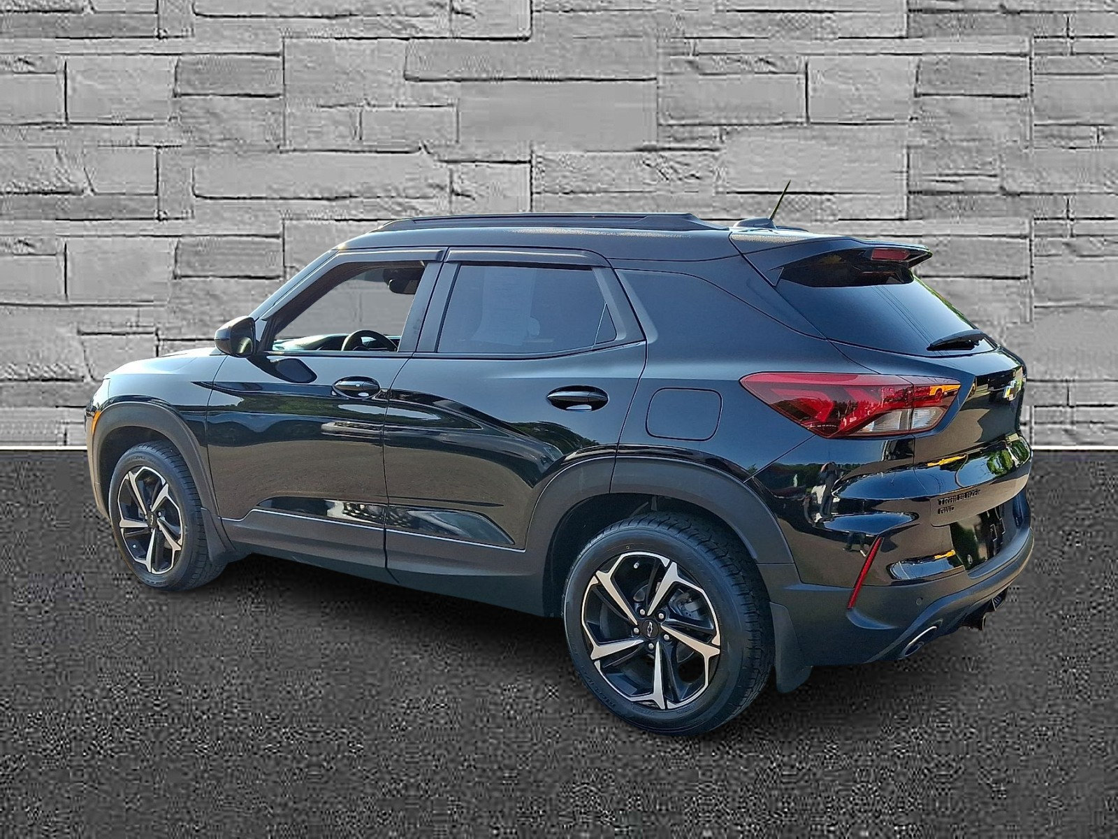 Used 2022 Chevrolet TrailBlazer RS w/ Sun and Liftgate Package AWD/4WD image 7