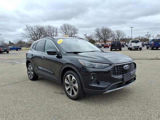 Certified 2025 Ford Escape Platinum image 5