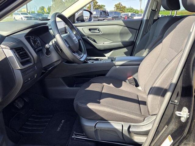 Used 2025 Nissan Rogue S FWD image 5