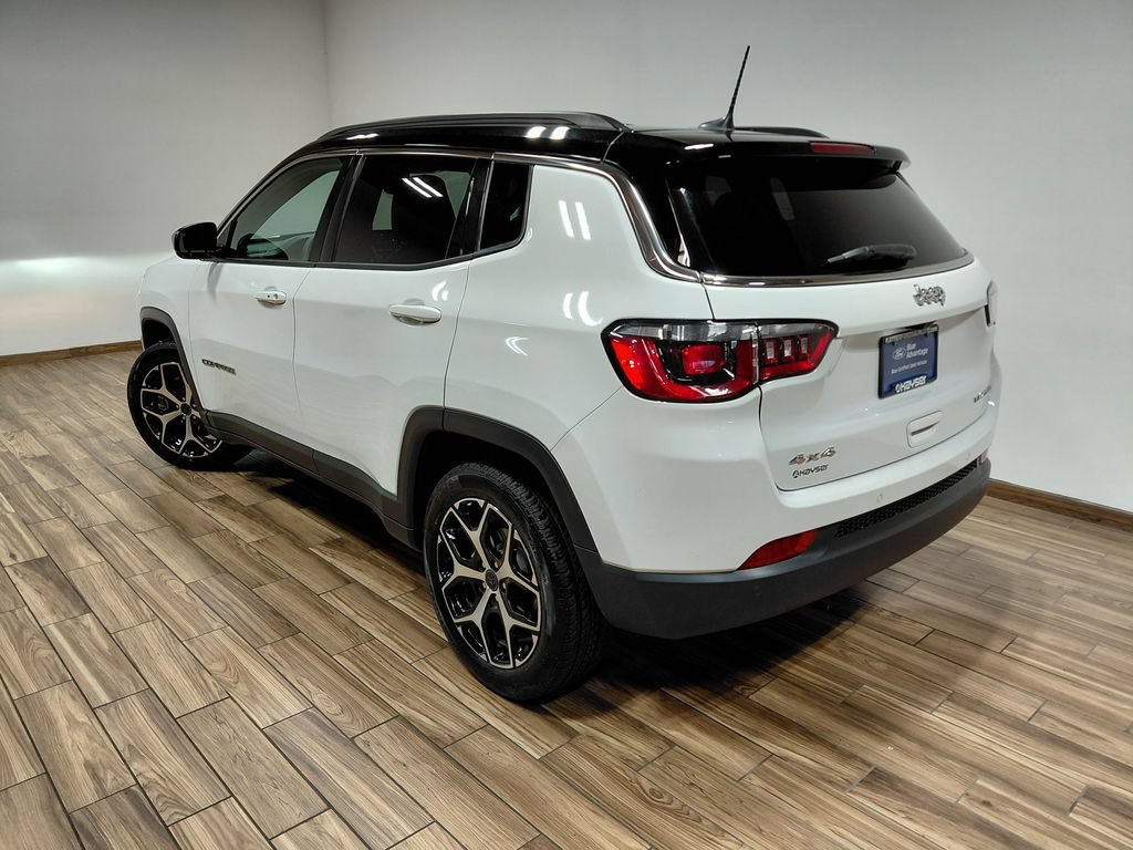 Used 2025 Jeep Compass Limited AWD/4WD image 18