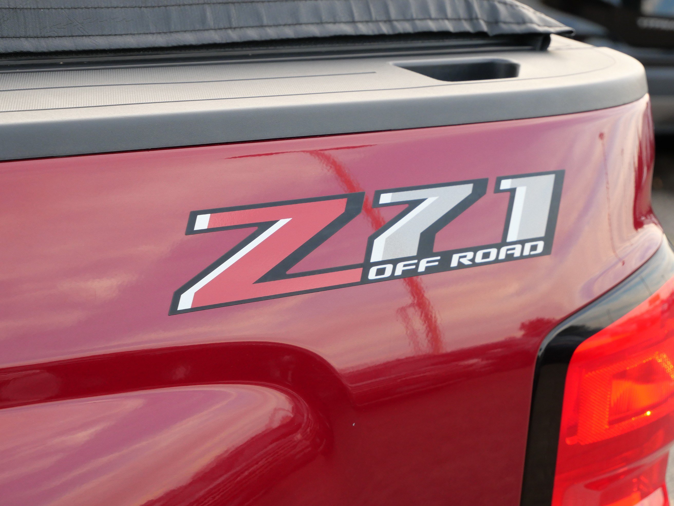 Used 2018 Chevrolet Silverado 1500 LT w/ All Star Edition AWD/4WD image 18