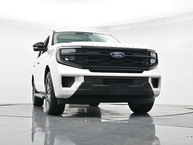 Certified 2025 Ford Expedition Active AWD/4WD image 39