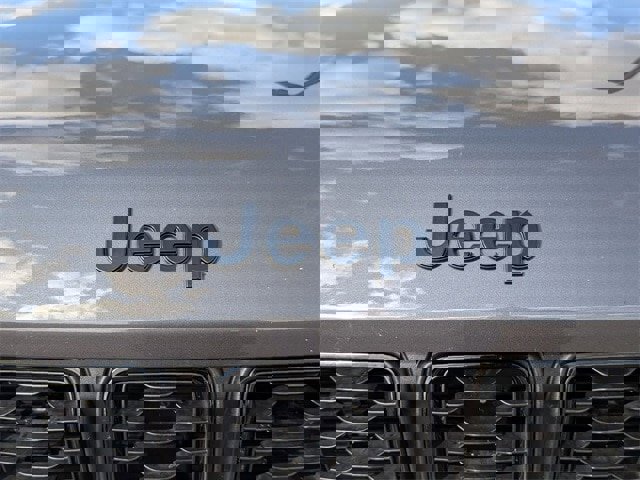 Used 2024 Jeep Grand Cherokee L Altitude image 9