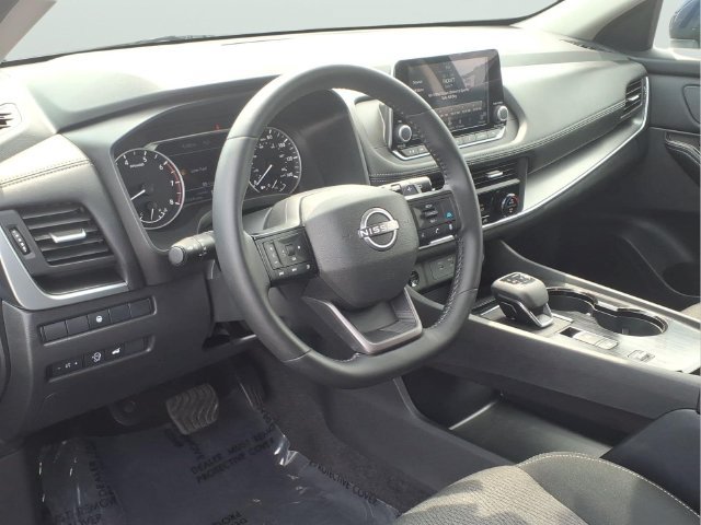Used 2026 Nissan Rogue SV FWD image 7