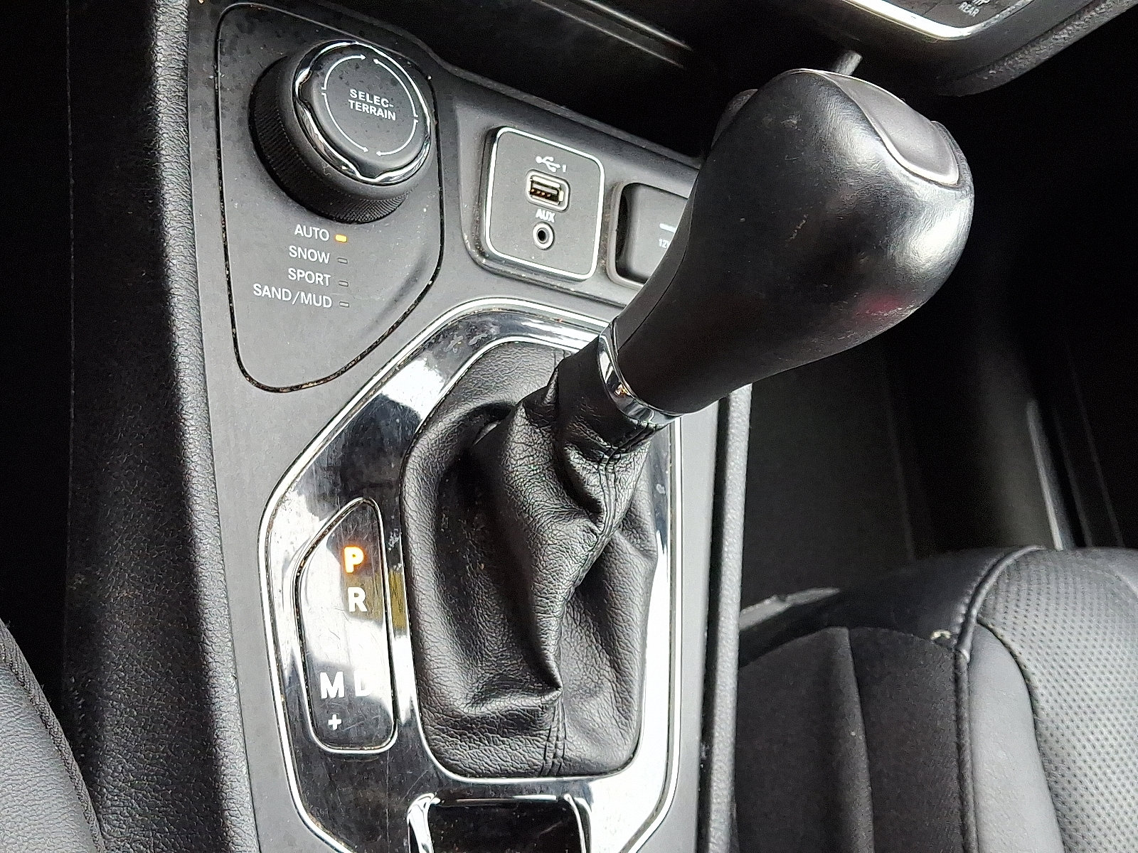 Used 2020 Jeep Cherokee Limited image 19