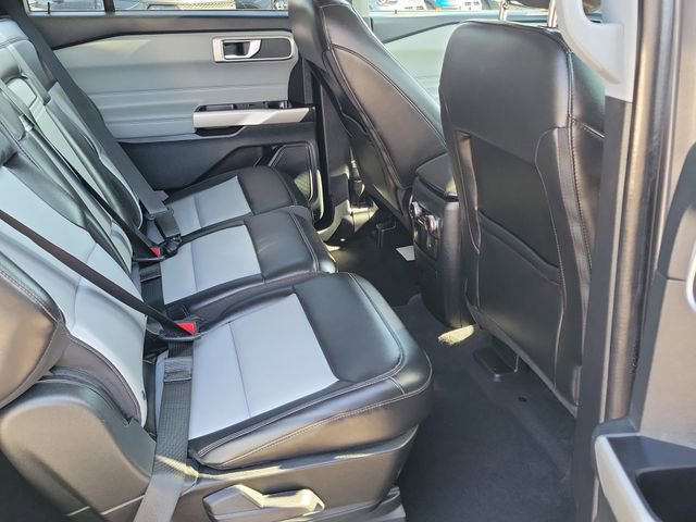 Certified 2022 Ford Explorer XLT w/ Equipment Group 202A image 18