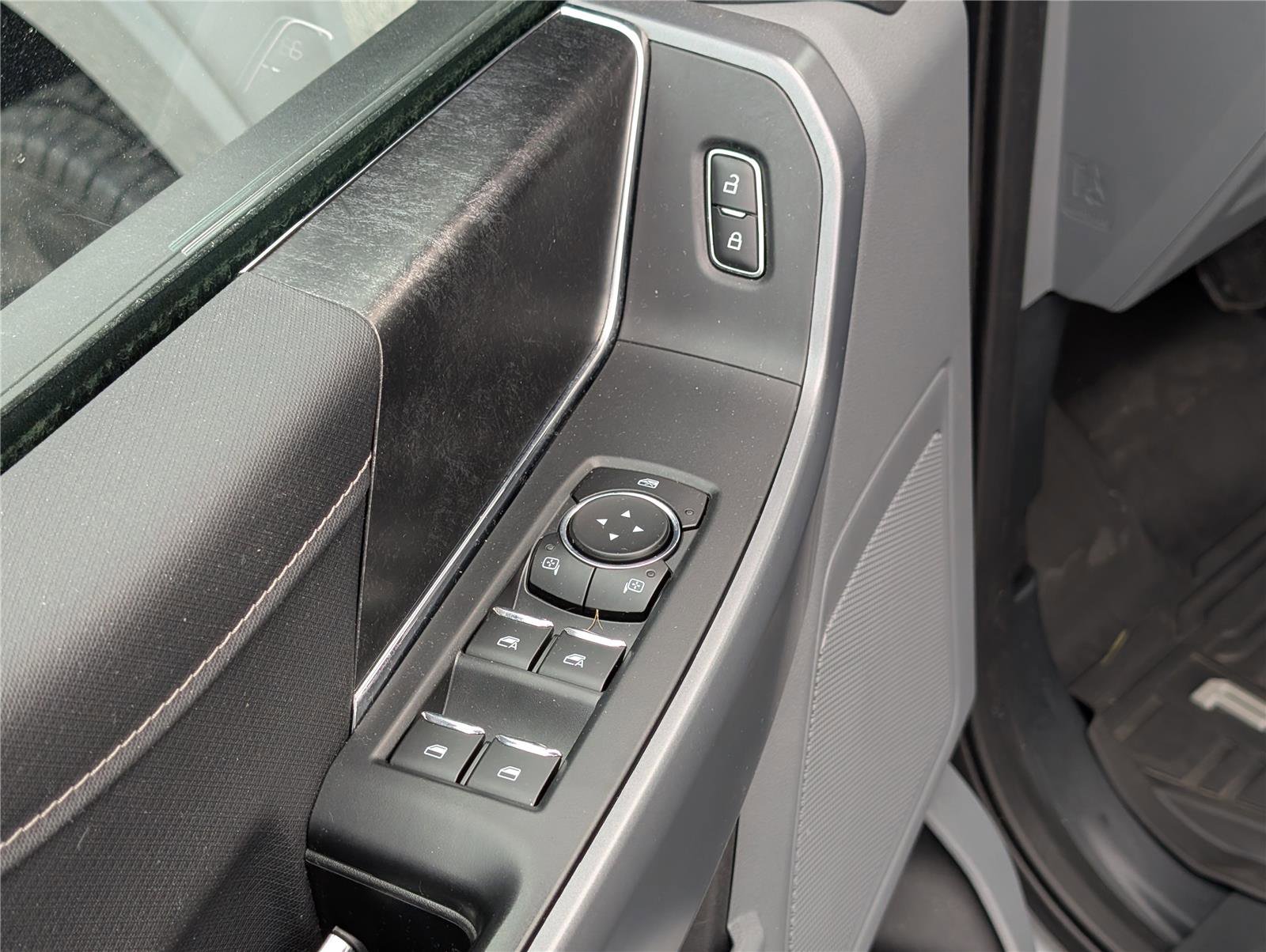 Certified 2022 Ford F150 XLT w/ Equipment Group 302A High image 17