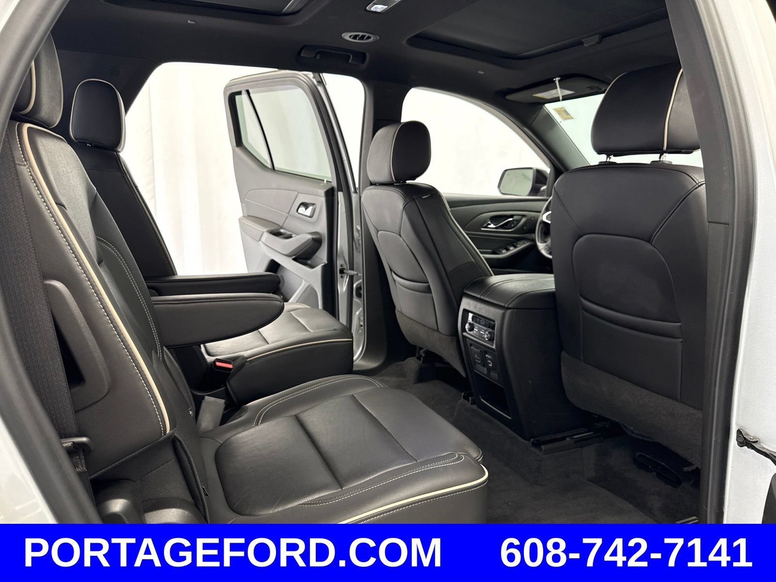 Used 2022 Chevrolet Traverse Premier w/ Redline Edition AWD/4WD image 34