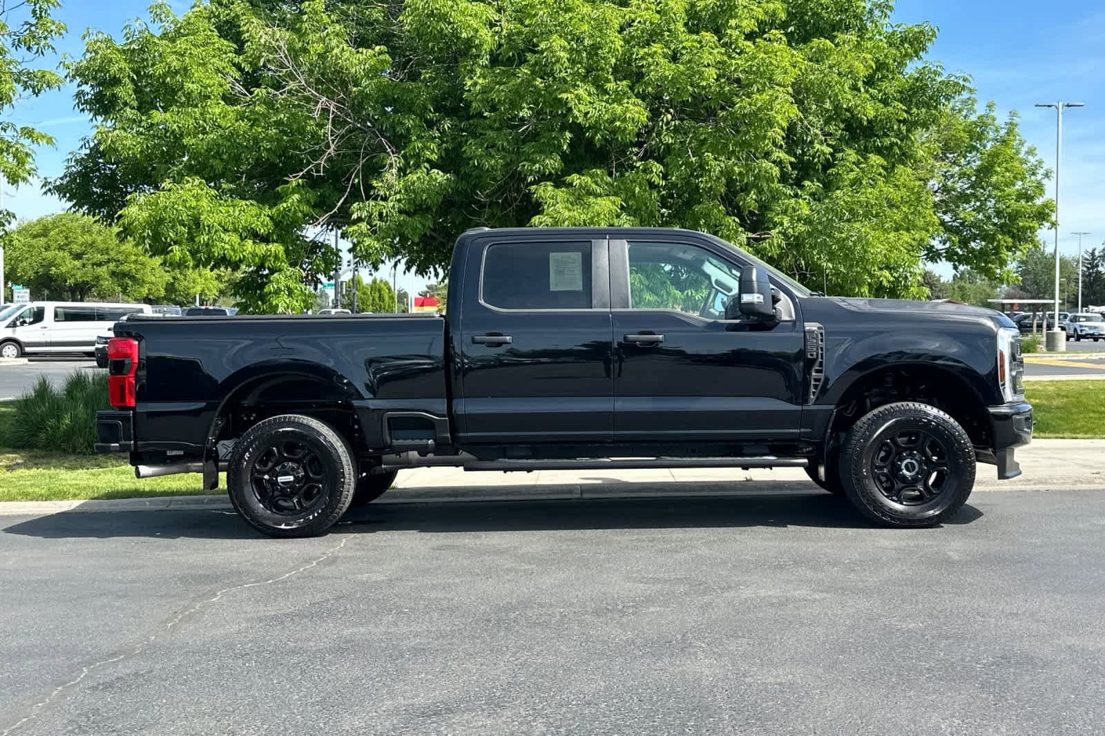 Certified 2025 Ford F250 XL w/ STX Appearance Package AWD/4WD image 8
