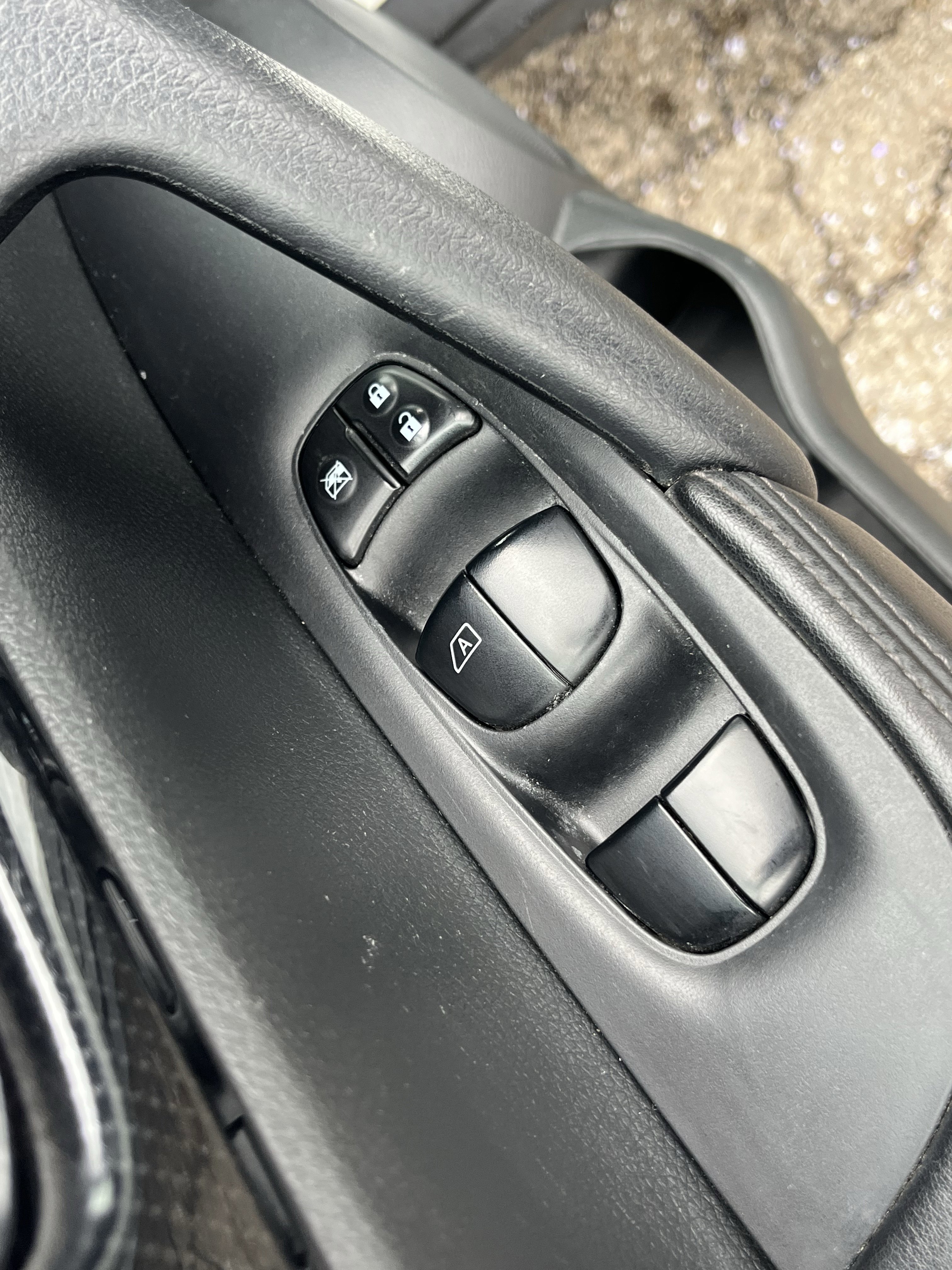 Used 2019 Nissan Rogue SL image 33