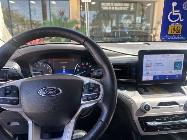 Certified 2023 Ford Explorer XLT w/ Equipment Group 202A RWD image 4