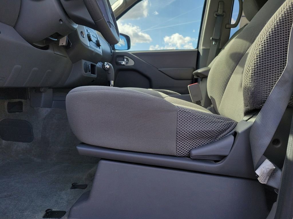 Used 2017 Nissan Frontier SV image 19