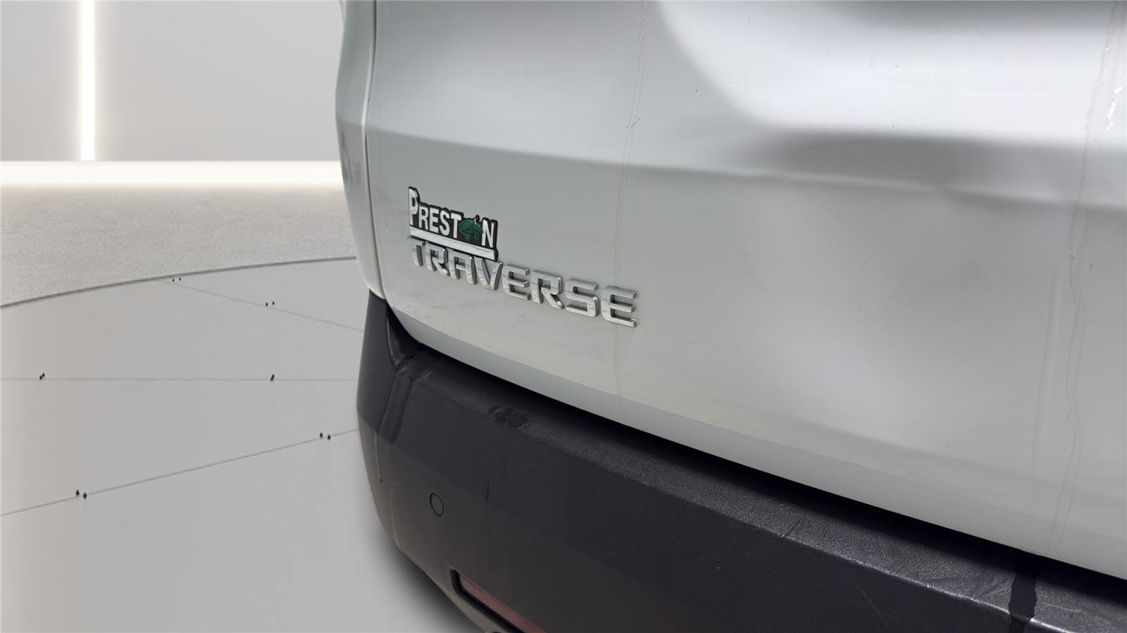 Used 2022 Chevrolet Traverse LT image 32