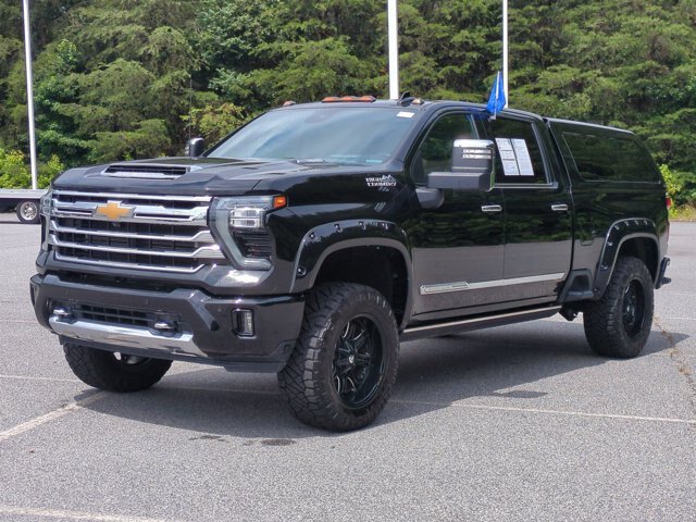 Used 2024 Chevrolet Silverado 2500 High Country w/ High Country Premium Package AWD/4WD image 8