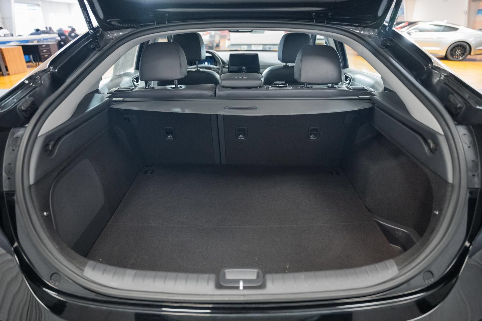 Used 2020 Hyundai Ioniq Limited FWD image 11