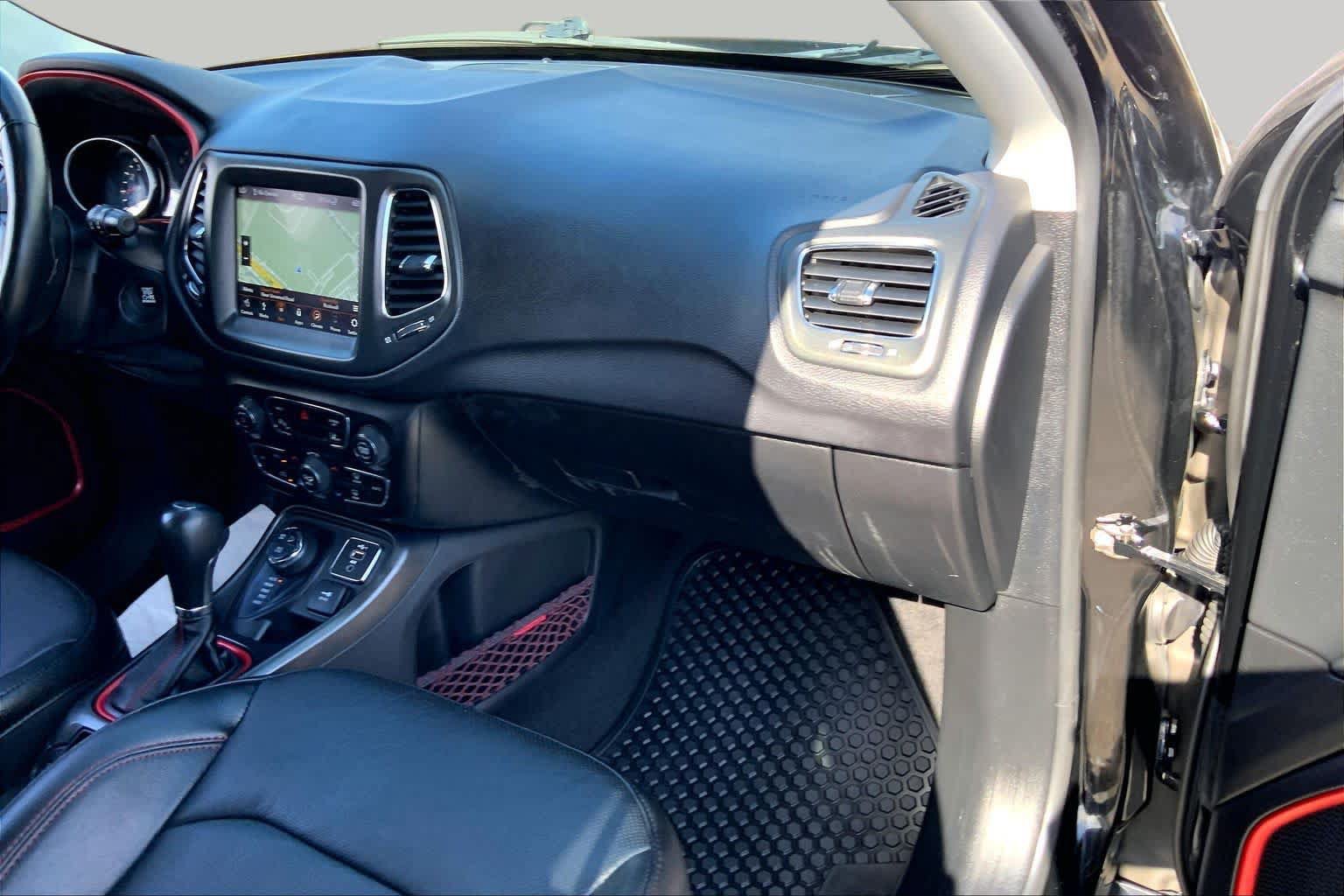 Used 2021 Jeep Compass Trailhawk AWD/4WD image 17