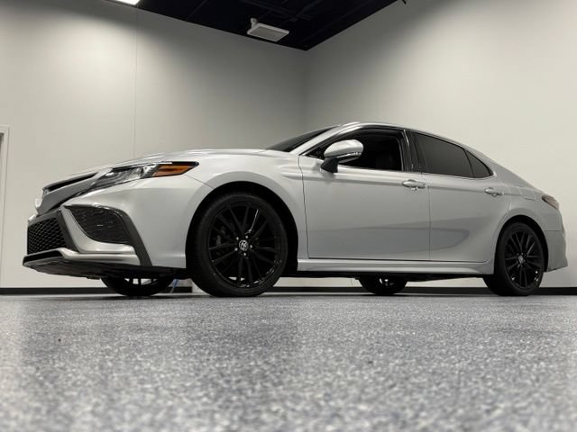 Used 2021 Toyota Camry XSE FWD image 5