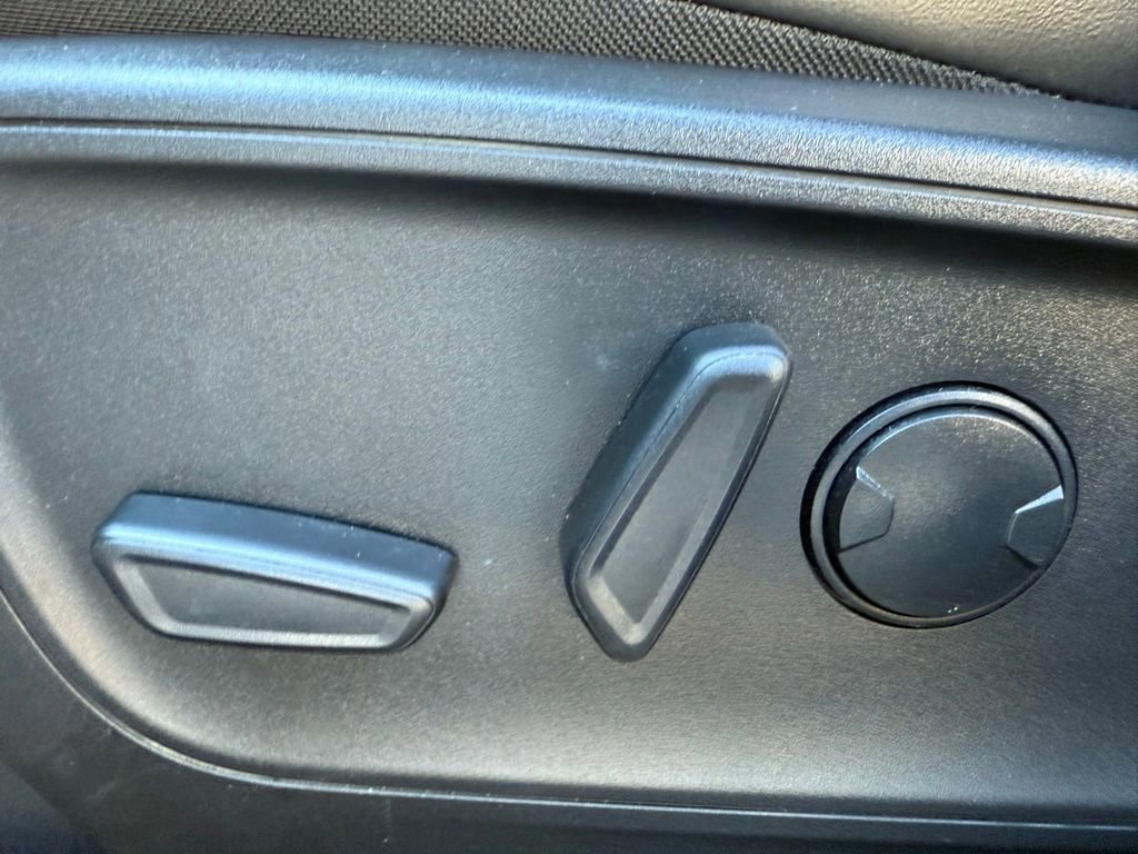 Certified 2023 Ford Escape ST-Line Select w/ Tech Pack #2 image 21