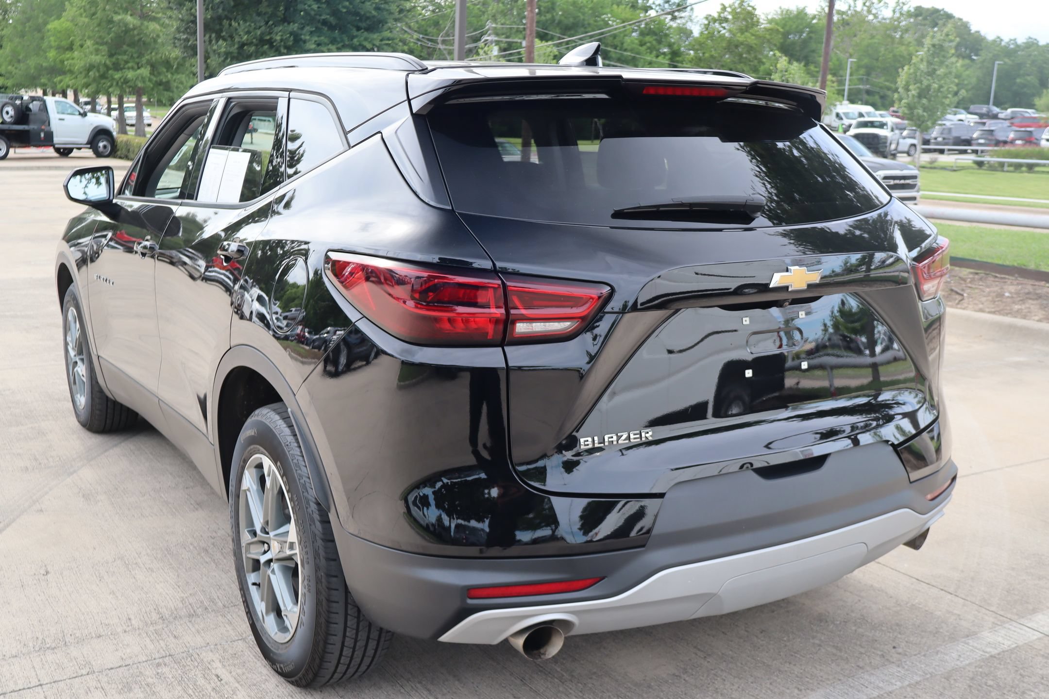 Used 2024 Chevrolet Blazer LT w/ Convenience Package FWD image 6