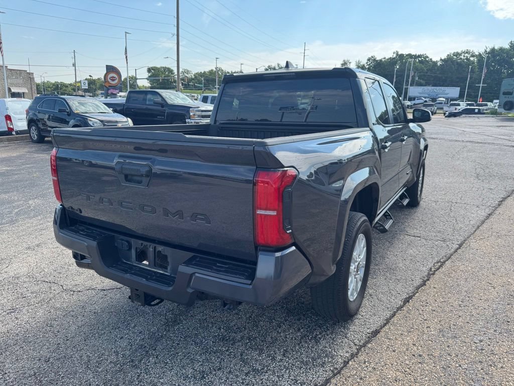 Used 2025 Toyota Tacoma SR5 AWD/4WD image 7