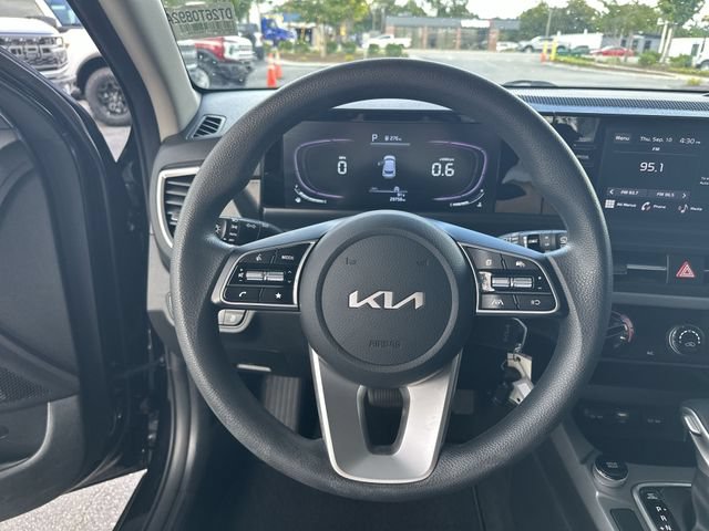 Used 2024 Kia Seltos LX AWD/4WD image 15