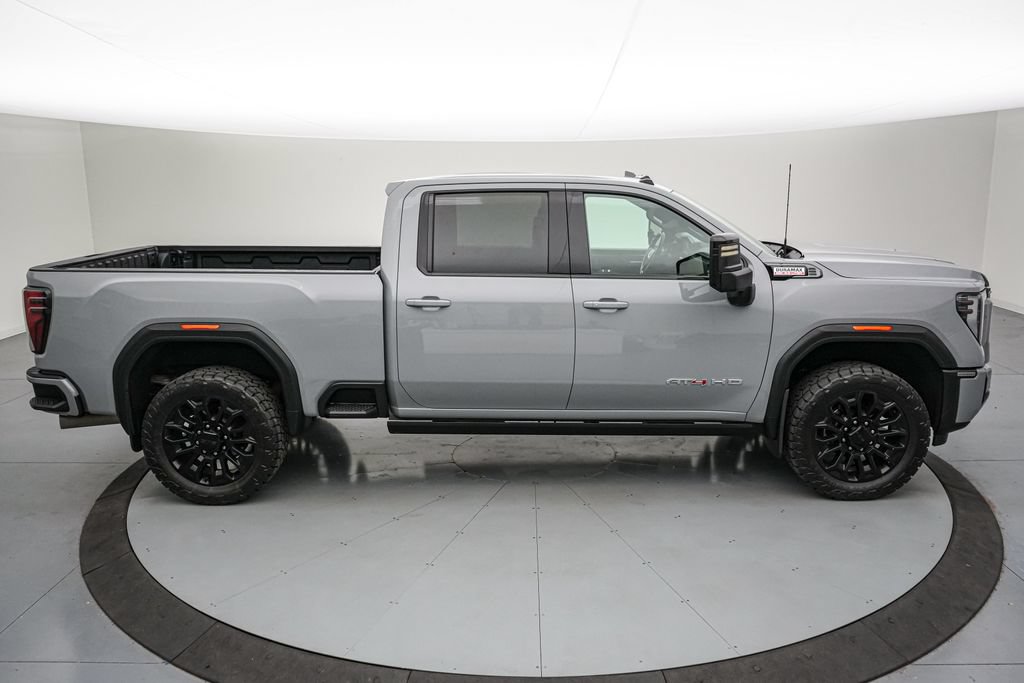 Used 2024 GMC Sierra 2500 AT4 w/ AT4 Preferred Package AWD/4WD image 3