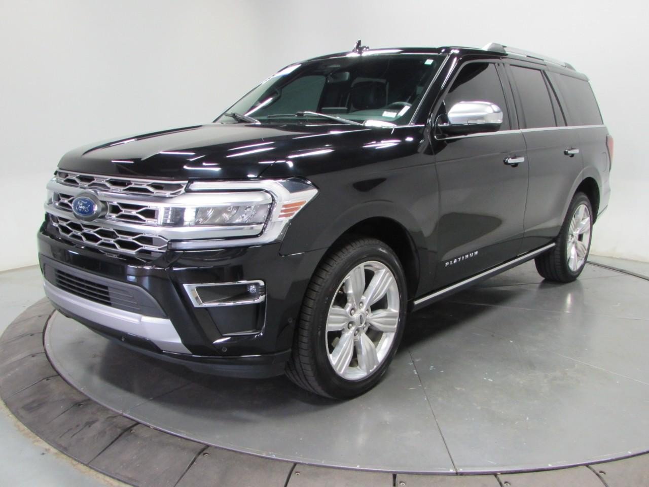 Certified 2024 Ford Expedition Platinum AWD/4WD image 3