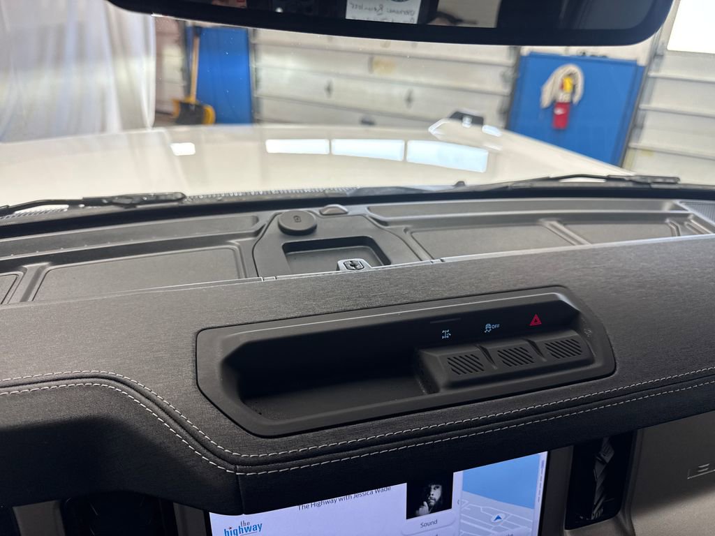 Certified 2025 Ford Bronco Outer Banks AWD/4WD image 20