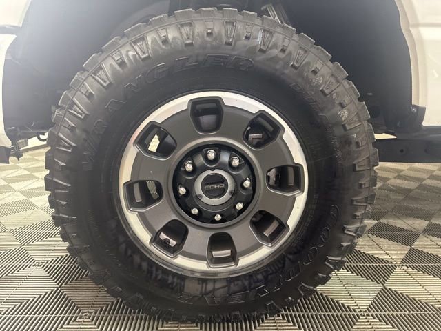 Certified 2024 Ford F350 Platinum w/ Tremor Off-Road Package AWD/4WD image 11