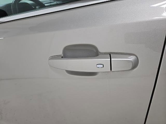 Used 2017 GMC Acadia SLE image 29