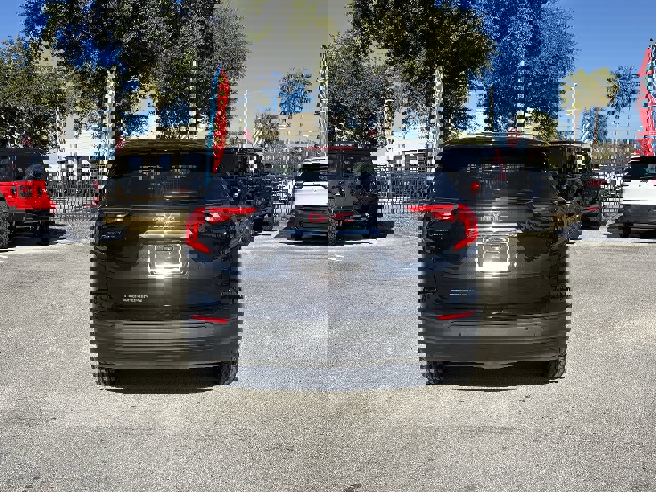 Used 2021 GMC Terrain SLE image 3