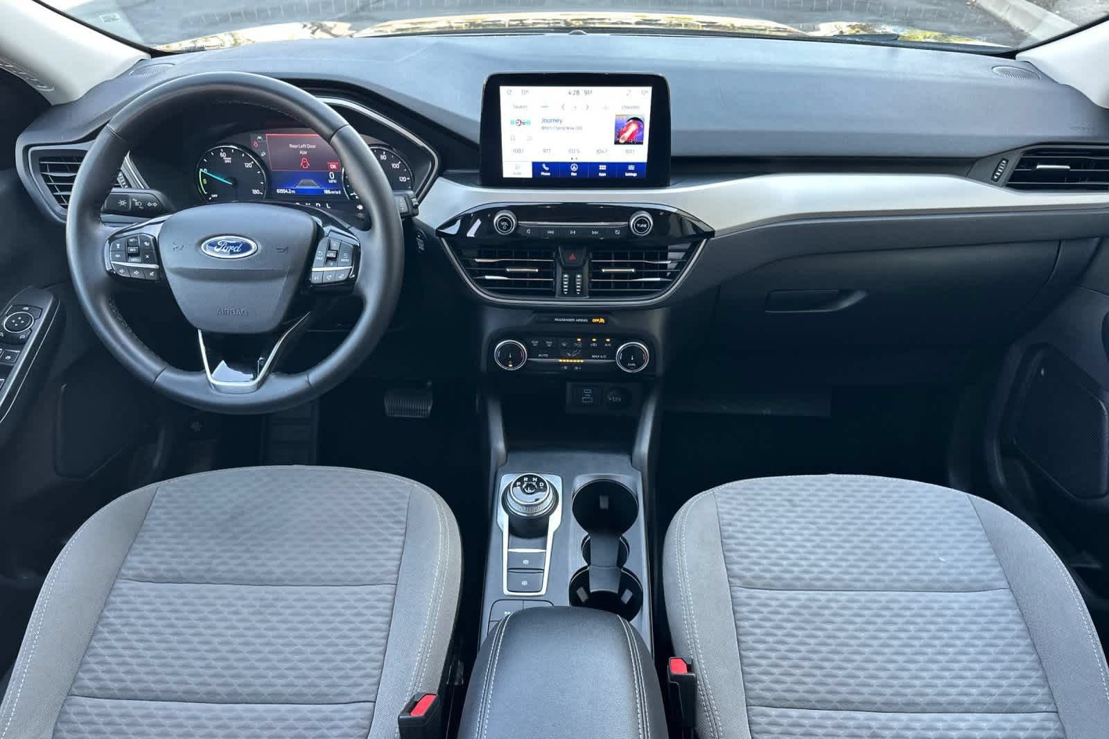 Certified 2022 Ford Escape SE w/ SE Sport Appearance Package AWD/4WD image 3