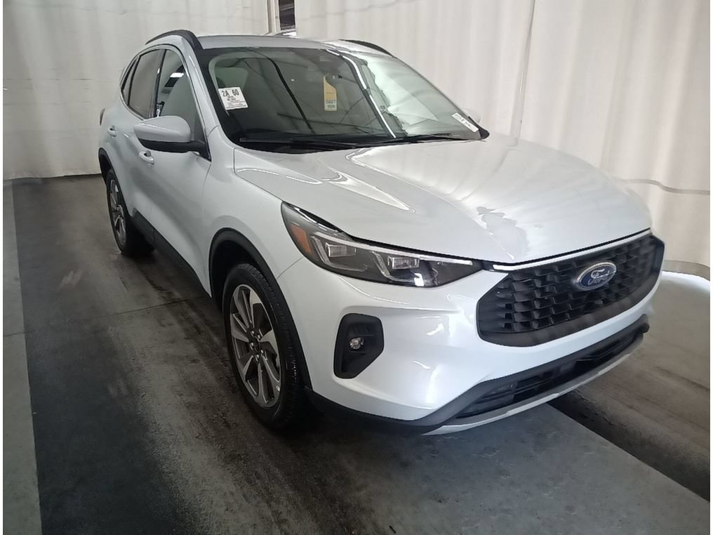 Certified 2025 Ford Escape Platinum AWD/4WD image 5