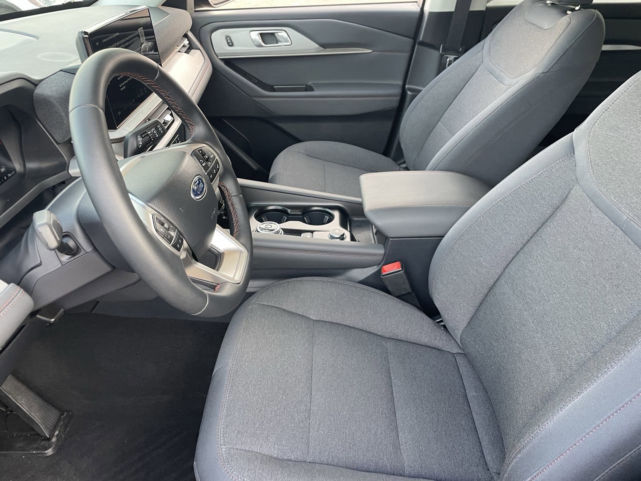 Certified 2025 Ford Explorer Active image 23