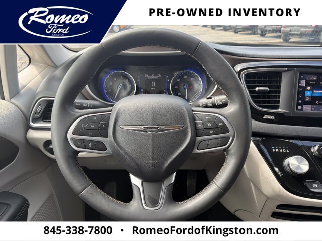 Used 2023 Chrysler Voyager LX FWD image 13