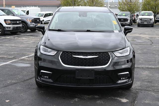 Used 2024 Chrysler Pacifica Touring-L AWD/4WD image 6