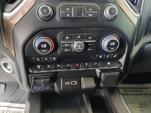 Used 2023 Chevrolet Silverado 3500 High Country w/ Technology Package AWD/4WD image 21
