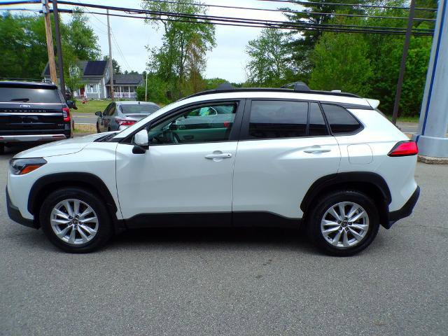 Used 2022 Toyota Corolla Cross LE AWD/4WD image 6