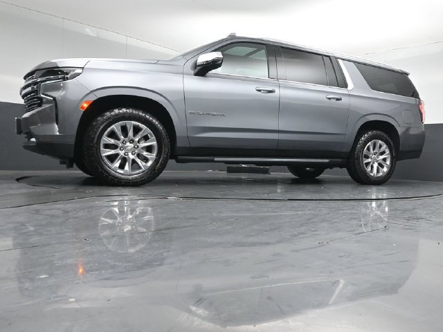 Used 2022 Chevrolet Suburban Premier AWD/4WD image 38