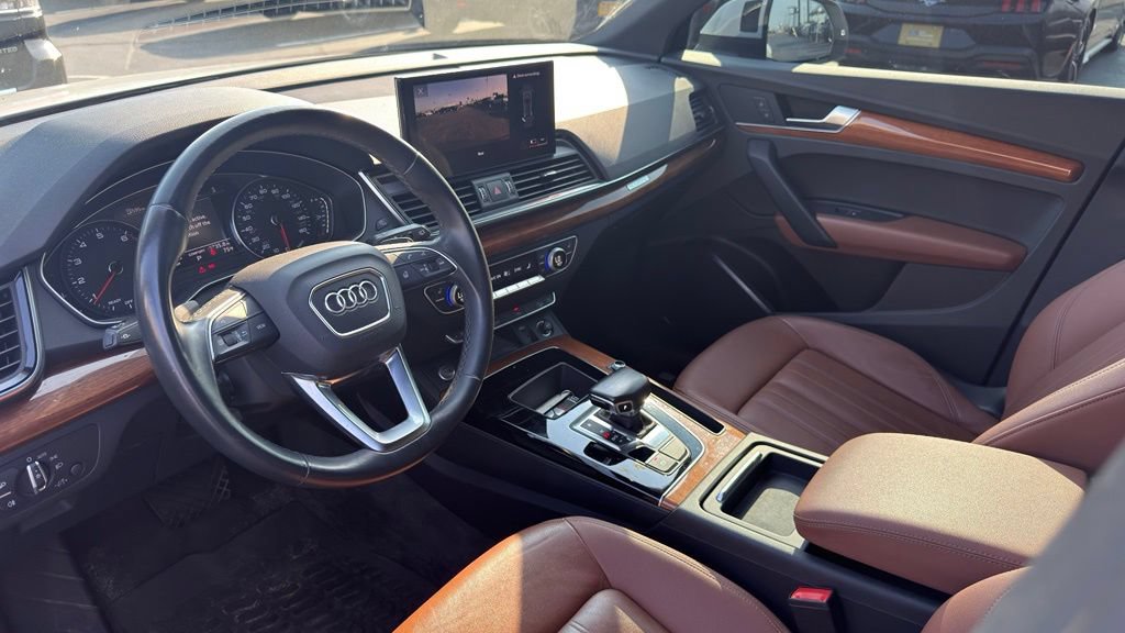 Used 2021 Audi Q5 2.0T Premium w/ Convenience Package AWD/4WD image 9