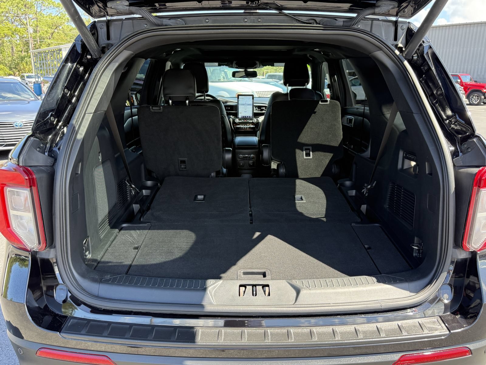 Certified 2022 Ford Explorer ST w/ Equipment Group 401A AWD/4WD image 8