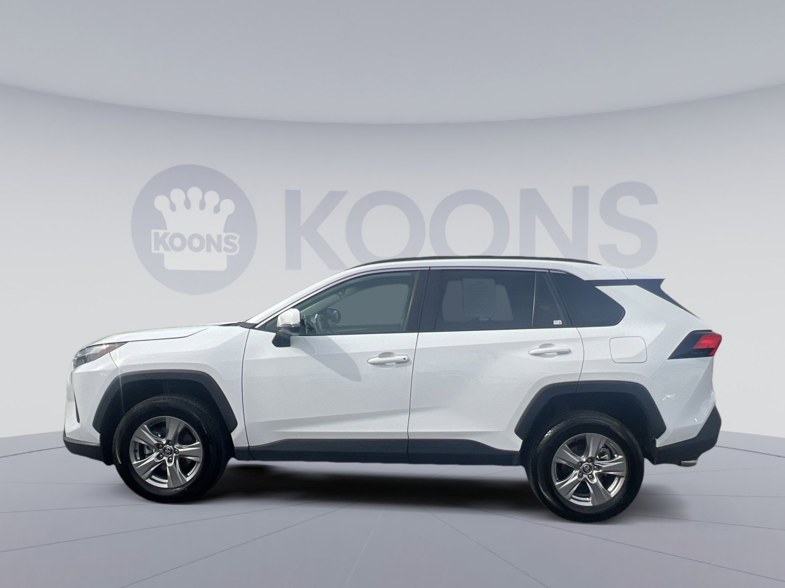 Used 2025 Toyota RAV4 XLE FWD image 7