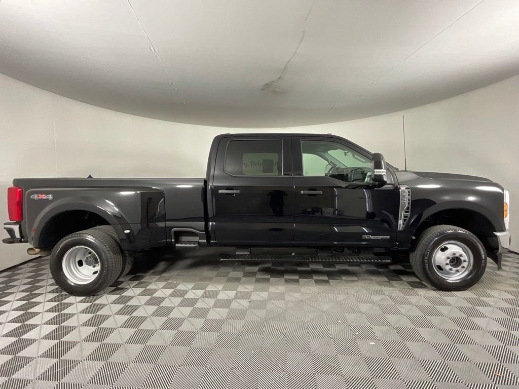 Certified 2025 Ford F350 XLT AWD/4WD image 2