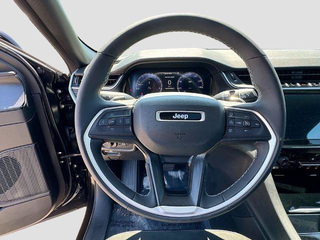 Used 2023 Jeep Grand Cherokee Altitude AWD/4WD image 10