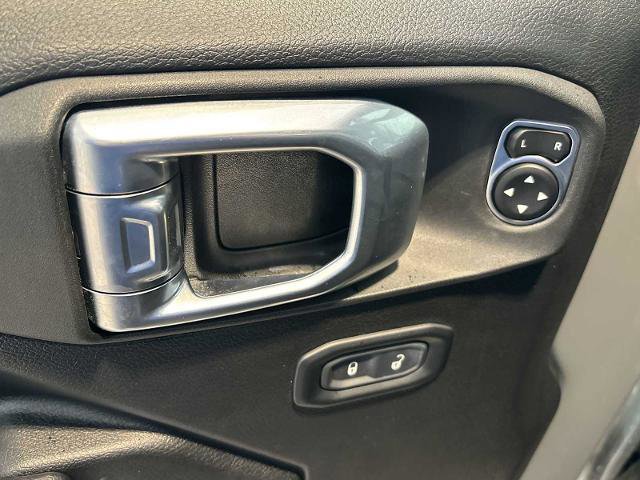 Used 2023 Jeep Wrangler Unlimited w/ Cold Weather Group image 21