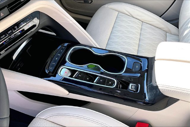 Used 2021 Buick Envision Avenir w/ Technology Package II AWD/4WD image 18