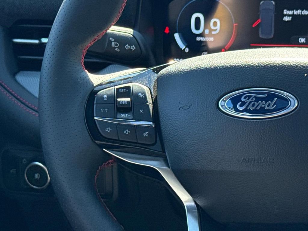 Certified 2026 Ford Explorer ST-Line w/ ST-Line Street Pack image 18