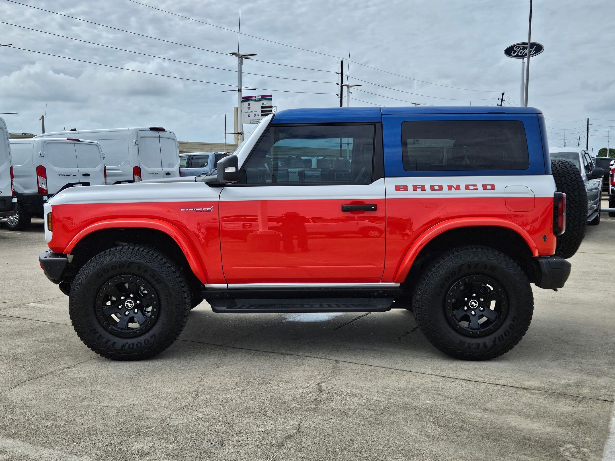 Certified 2025 Ford Bronco Stroppe Edition AWD/4WD image 9