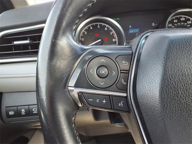 Used 2018 Toyota Camry XLE image 16