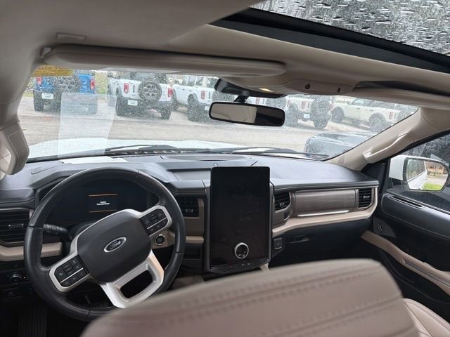 Certified 2022 Ford Expedition Limited image 4